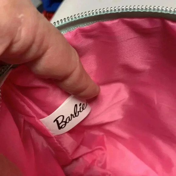 BARBIE MAKE-UP BAG, NWT. - Picture 4 of 4
